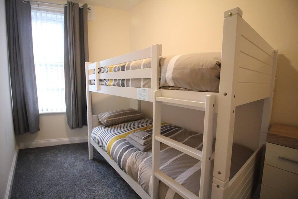 undefined Regent Choice - Town Centre - Fantastic House 8