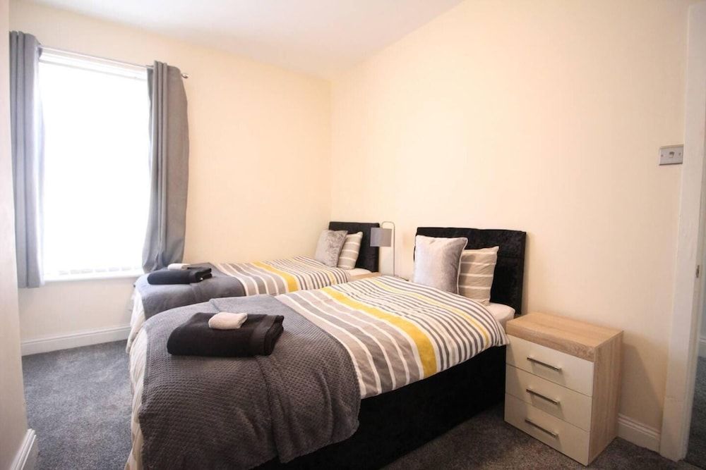 undefined Regent Choice - Town Centre - Fantastic House 7