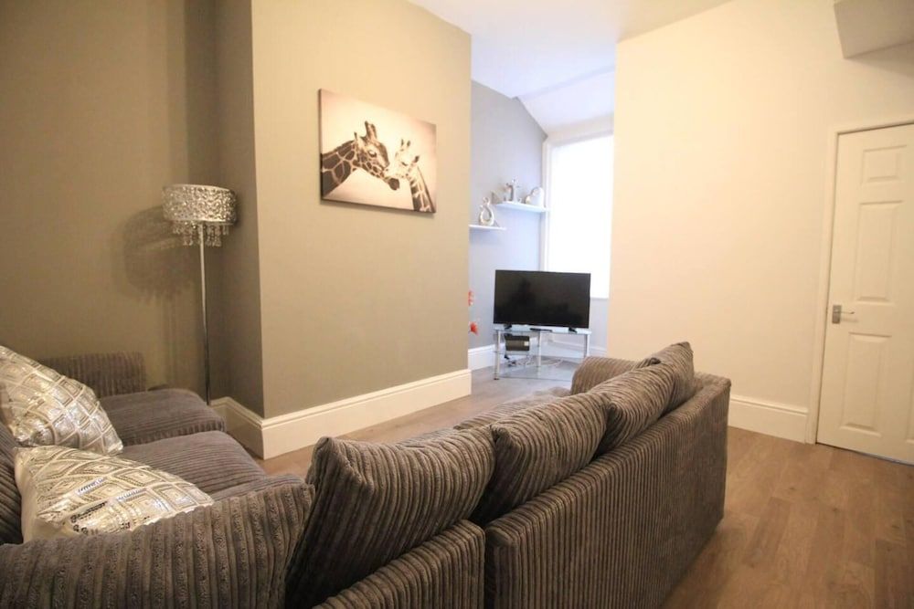 Regent Choice - Town Centre - Fantastic House House 12