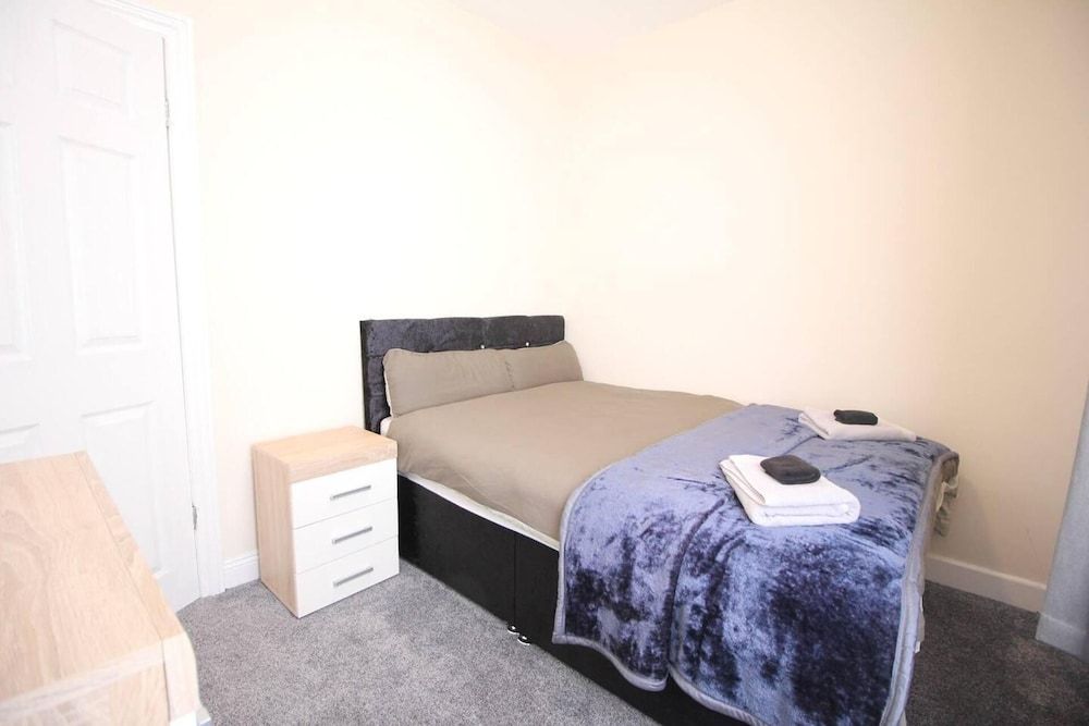 undefined Regent Choice - Town Centre - Fantastic House 4