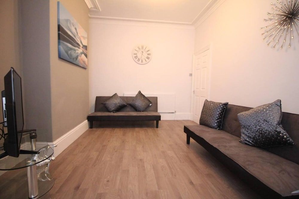 Regent Choice - Town Centre - Fantastic House House 13