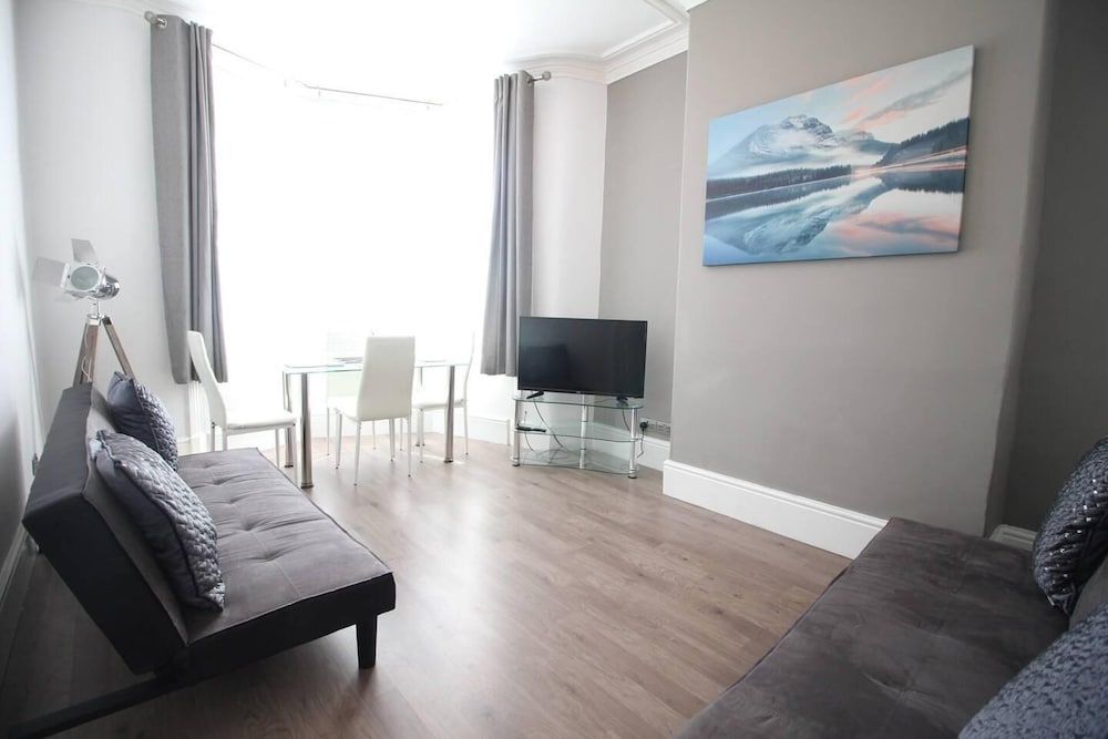 Regent Choice - Town Centre - Fantastic House House 15