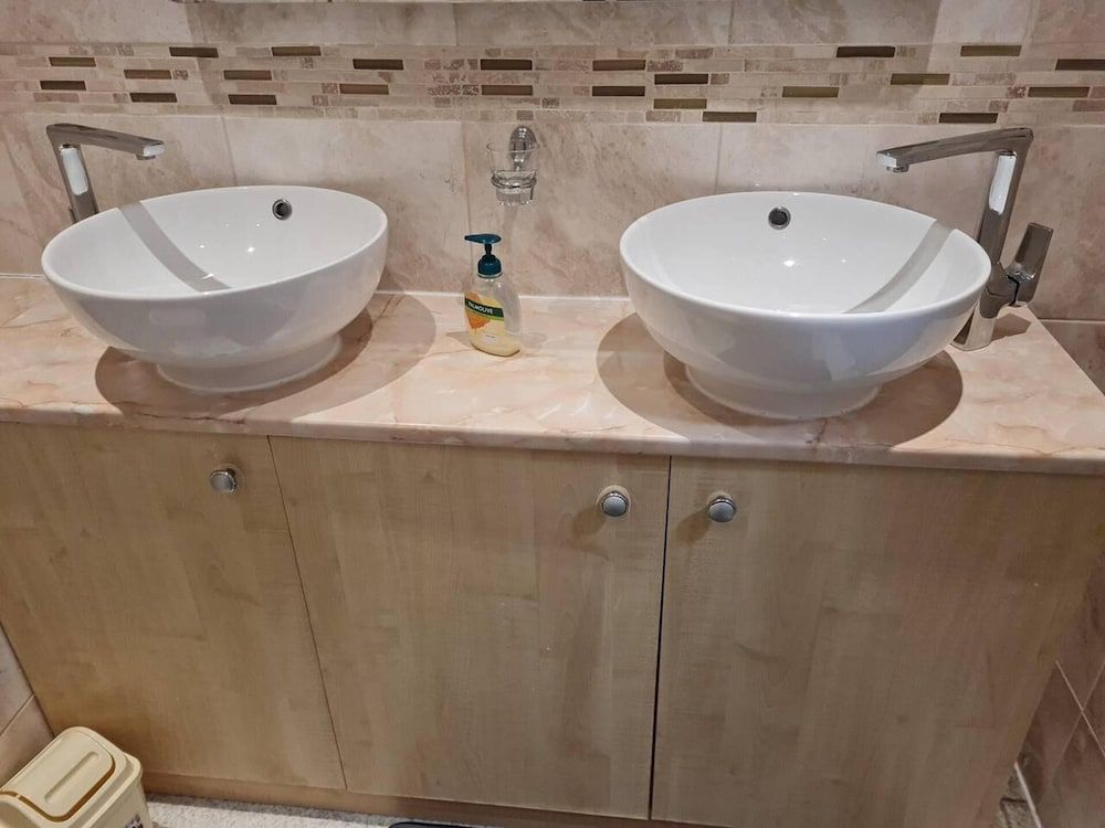 Impeccable 4-bed House in Blackpool House 12