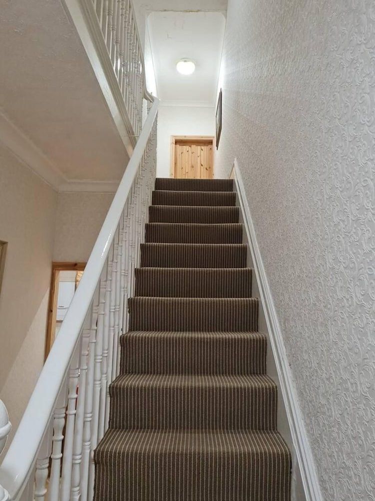 undefined Impeccable 4-bed House in Blackpool 6