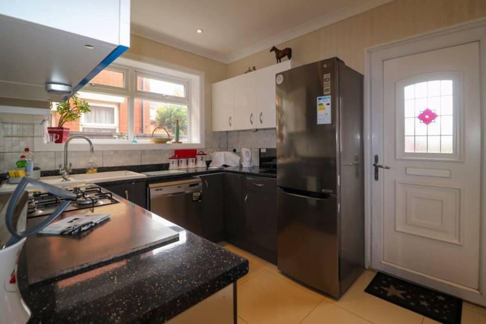 undefined Impeccable 4-bed House in Blackpool 3