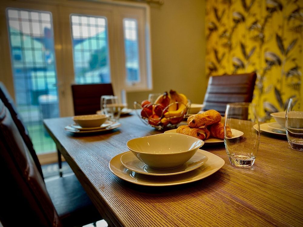 undefined Captivating 4-bed Hot Tub House in Blackpool 5