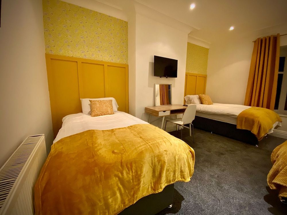 Captivating 4-bed Hot Tub House in Blackpool House 5