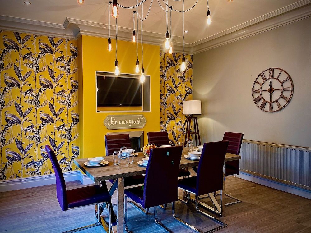 undefined Captivating 4-bed Hot Tub House in Blackpool 9