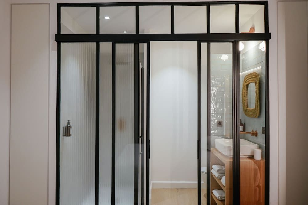 Hotel Lola Comfort Double Room, Courtyard View 8