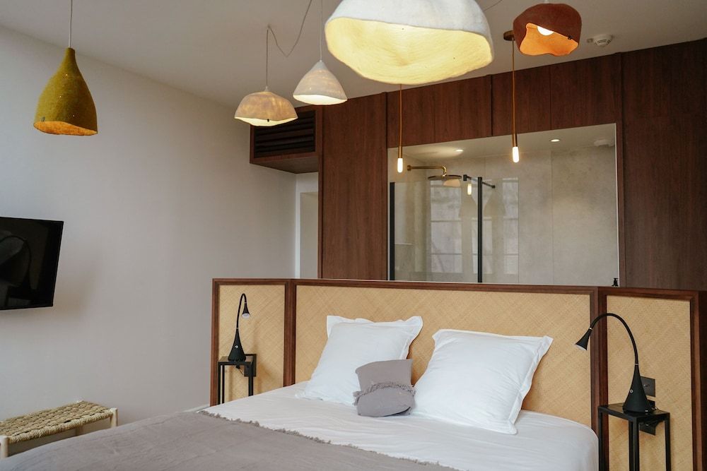 undefined Hotel Lola 2