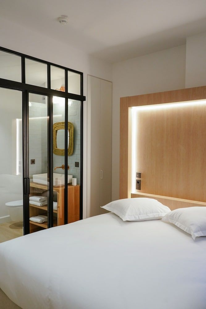 Hotel Lola Comfort Double Room, Courtyard View 2