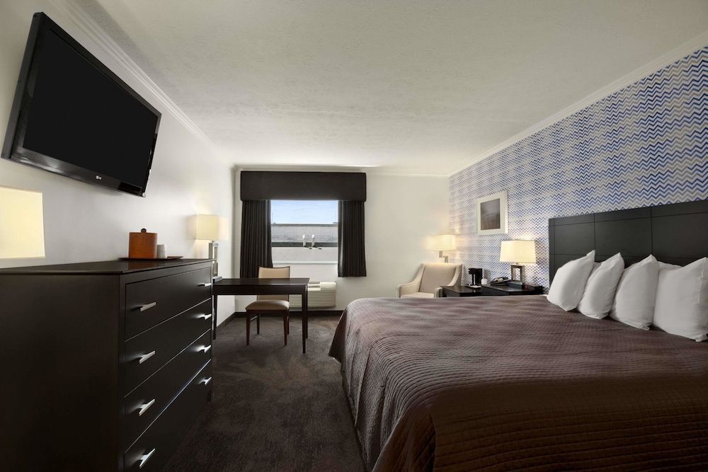 Room, 1 King Bed, Non Smoking