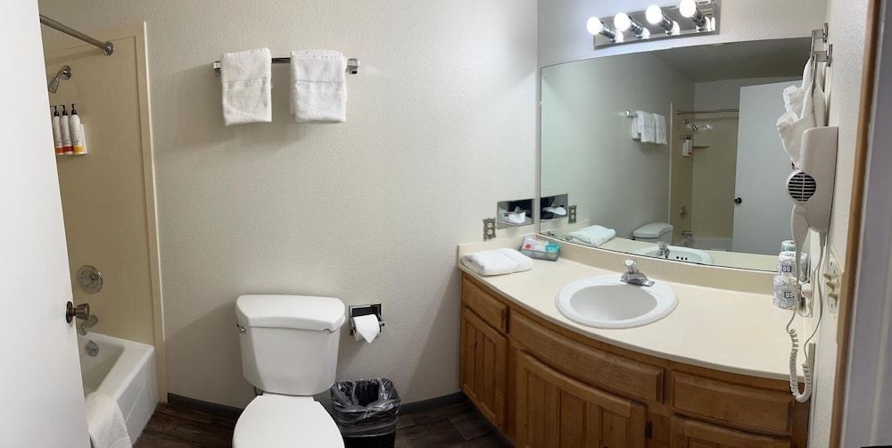 Hotel 191 - Moab Deluxe Room 9