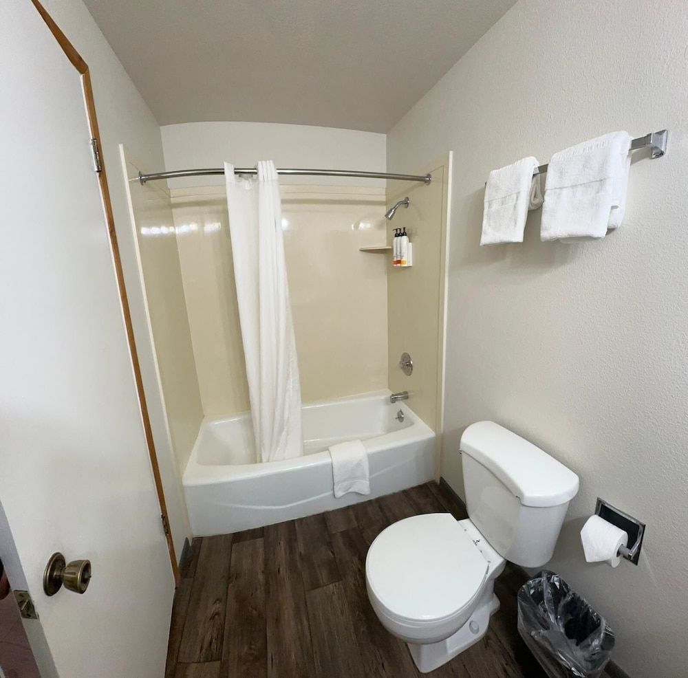 Hotel 191 - Moab Deluxe Room 8