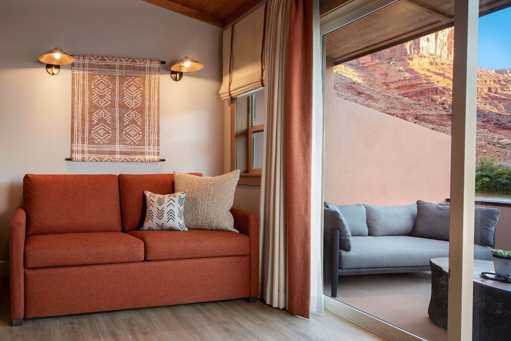 Red Cliffs Lodge Moab Creekside King, Suite, 1 King, Sofa bed 2