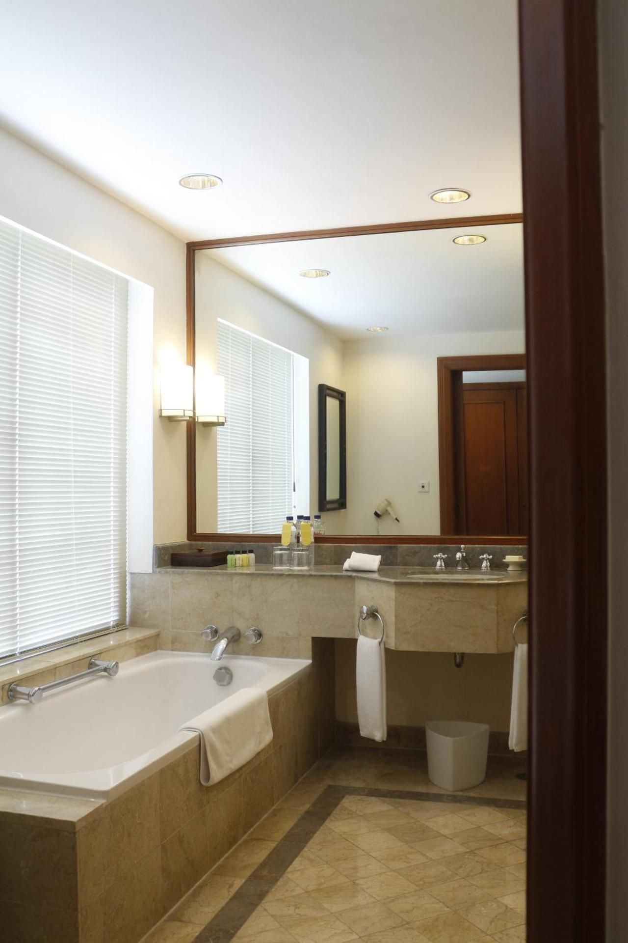 Special Offer - Classic Double Room + 2 Complimentary Glasses of Wine Daily