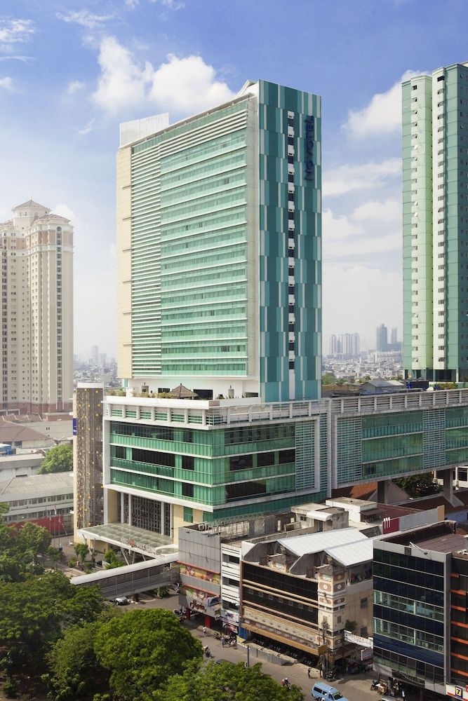 undefined Novotel Jakarta Gajah Mada 2
