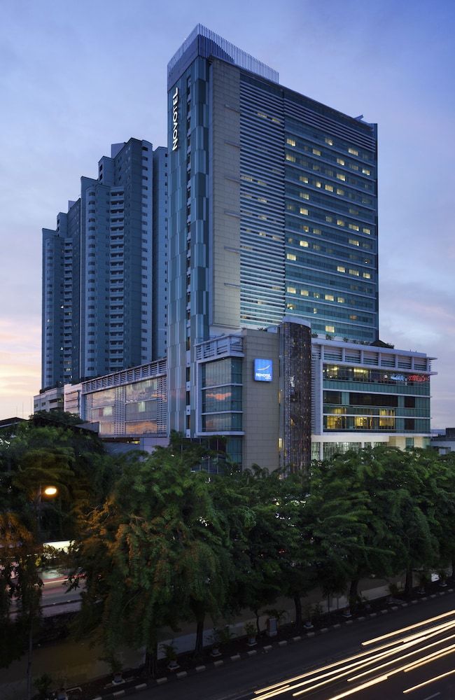 undefined Novotel Jakarta Gajah Mada 3