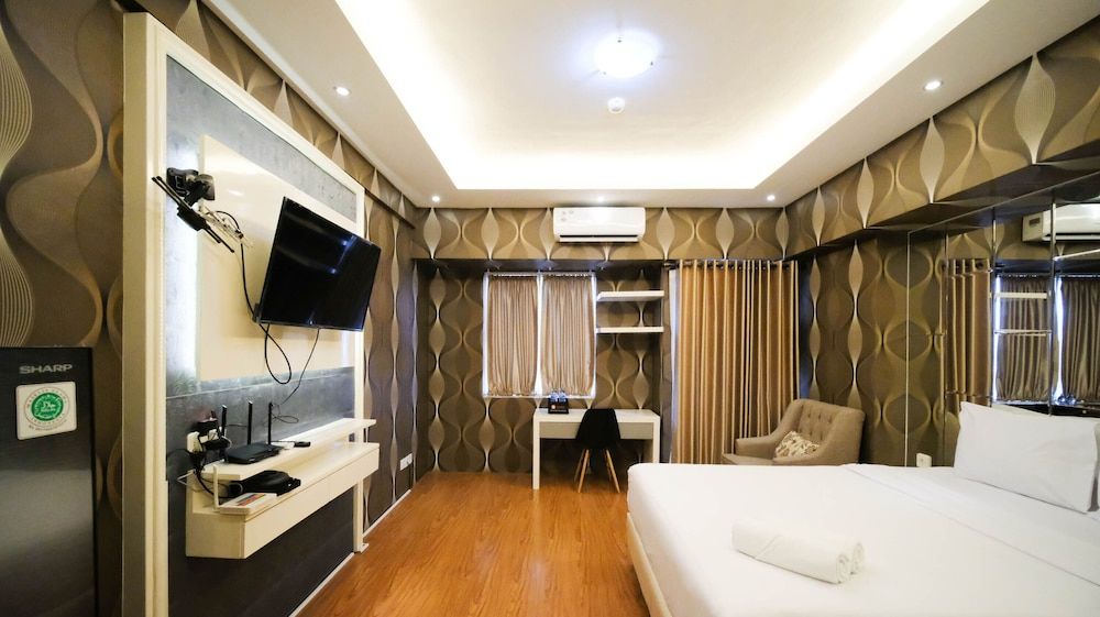 Deluxe Studio