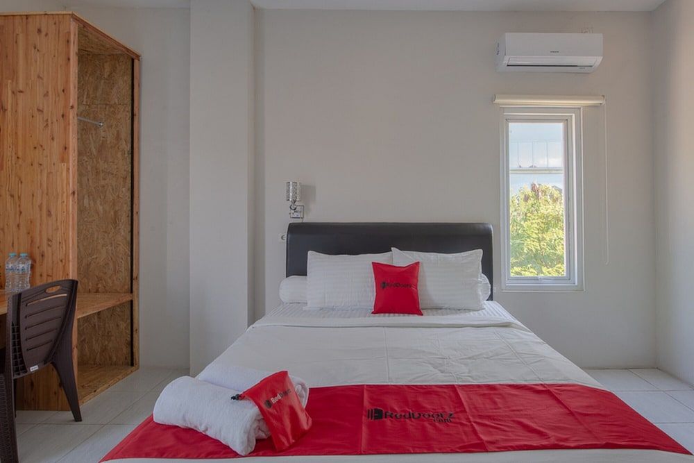 Double Room (RedDoorz)