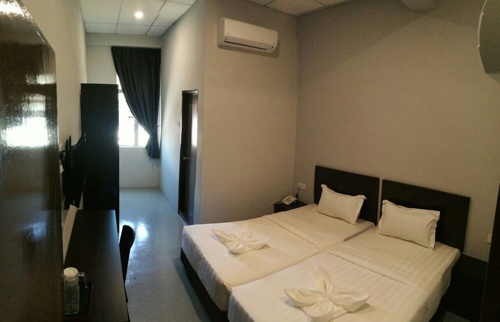 undefined BL Hotel 5