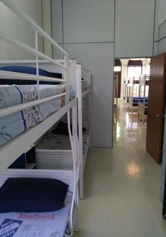 Vloft Backpackers Hostel 1 Bed in 12-Bed Mixed Room 6