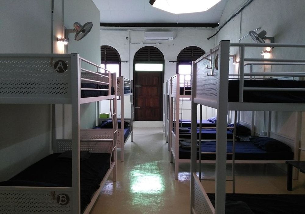 Vloft Backpackers Hostel 1 Bed in 12-Bed Mixed Room 2