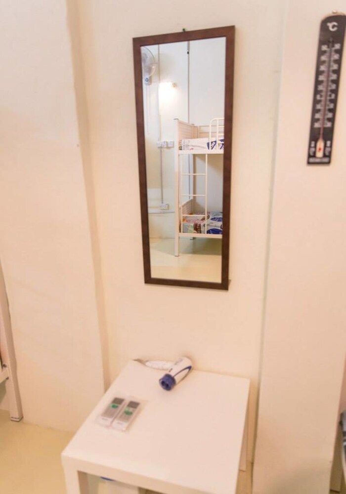 Vloft Backpackers Hostel 1 Bed in 12-Bed Mixed Room 10