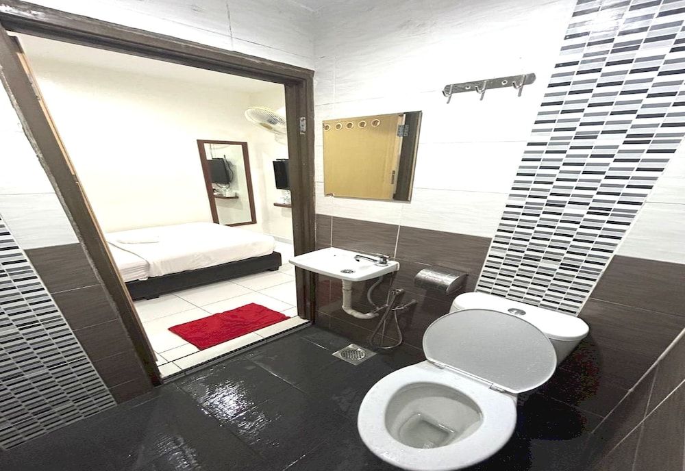 undefined OYO 90950 Hotel Dns 9