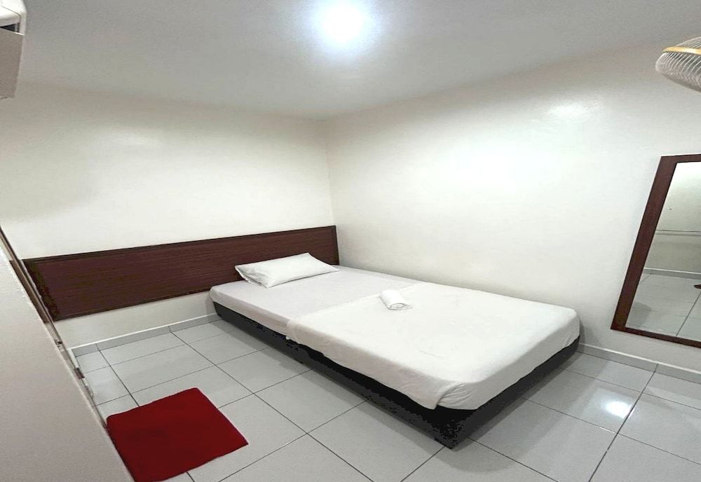 undefined OYO 90950 Hotel Dns 2