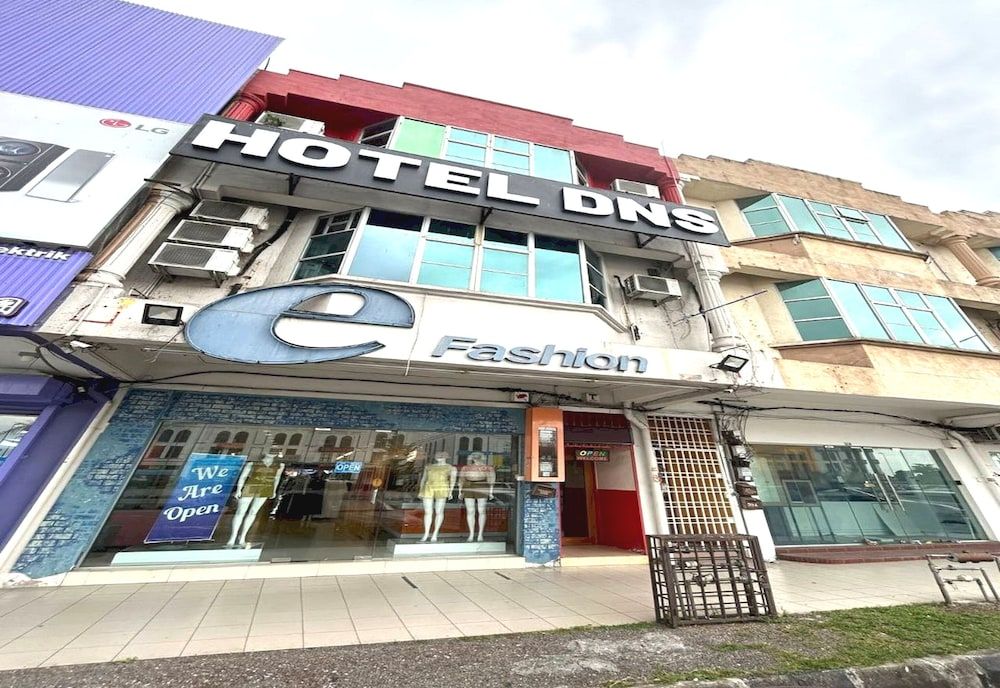 undefined OYO 90950 Hotel Dns 5