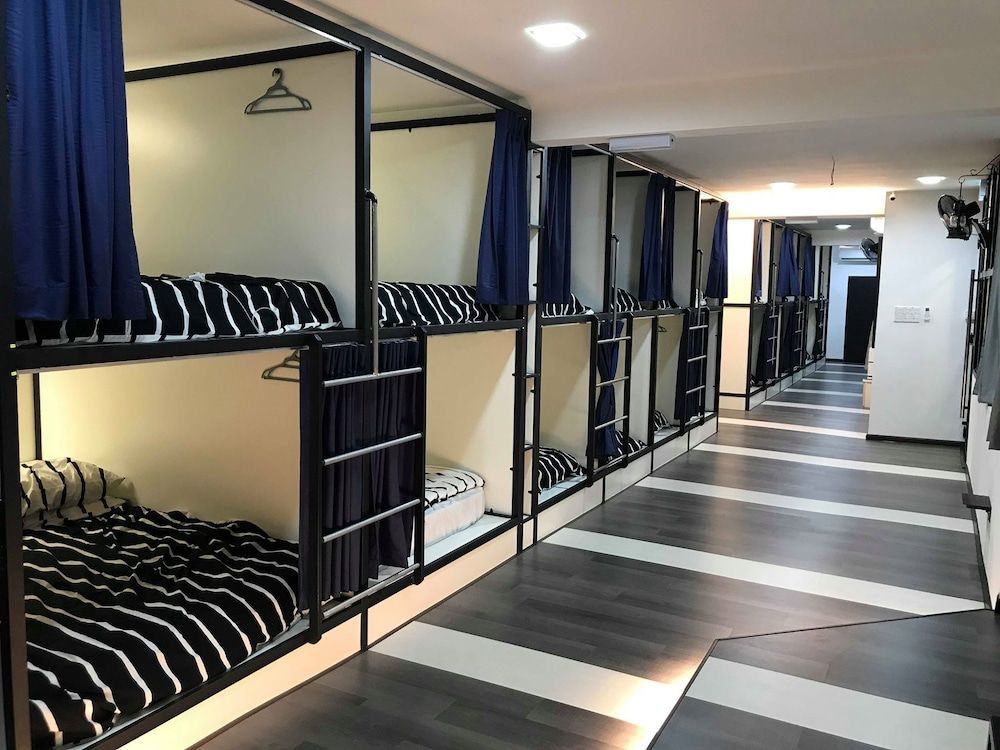 undefined Cabin 18 - Hostel 5