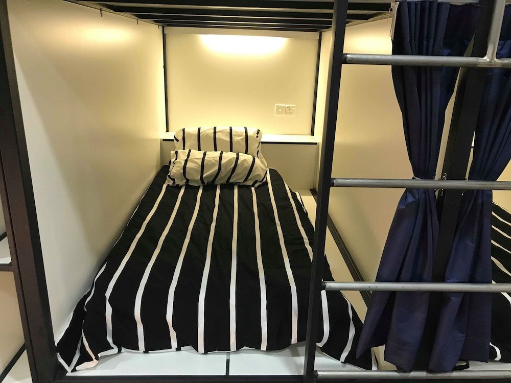 undefined Cabin 18 - Hostel 2