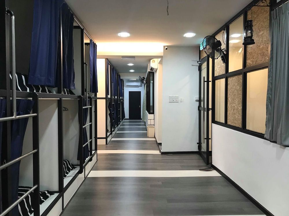 undefined Cabin 18 - Hostel 8