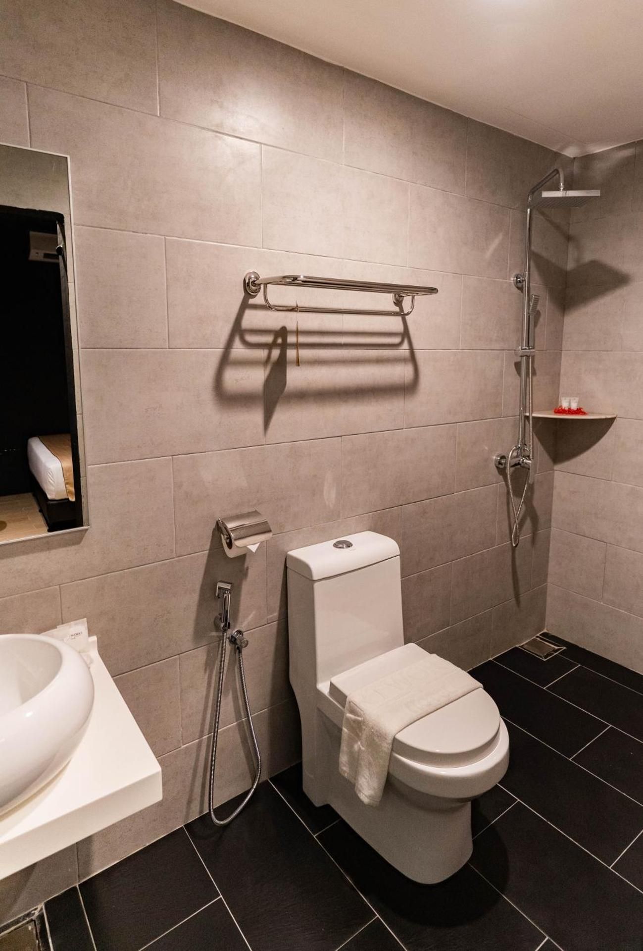 Artworks Hotel Ipoh Superior 2