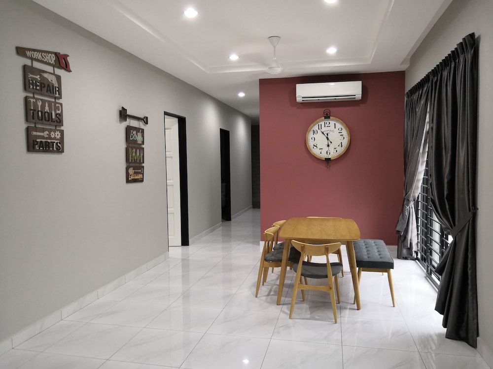 undefined RE - Roomy Stay 7