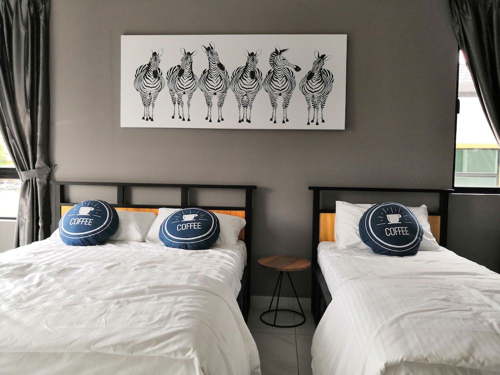 undefined RE - Roomy Stay 5