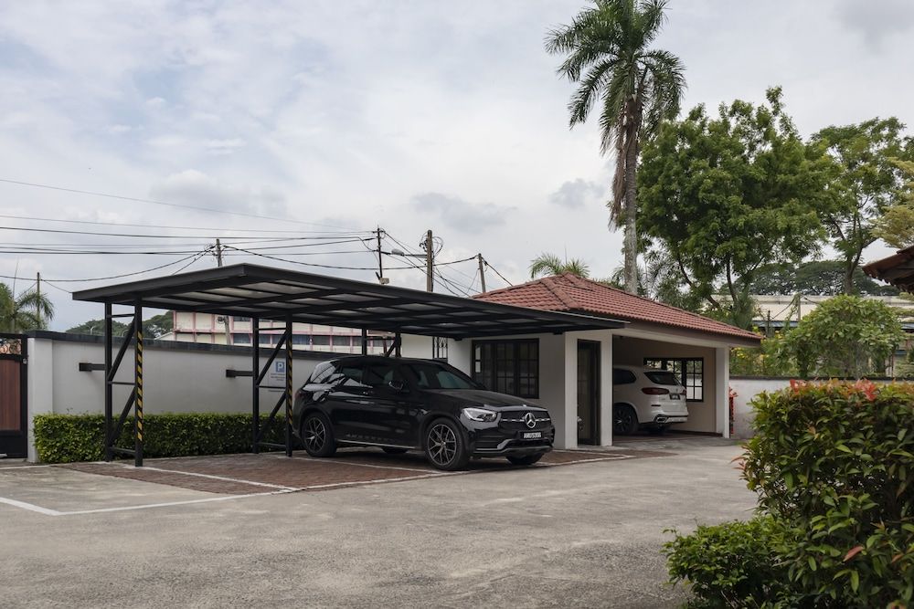 undefined The Tudor 9