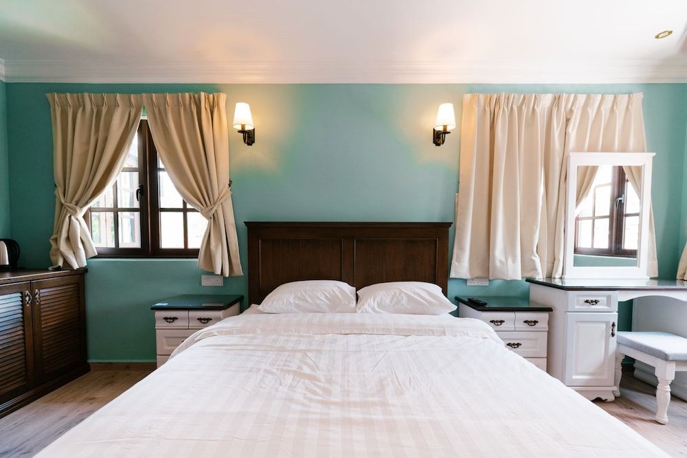 undefined The Tudor 2