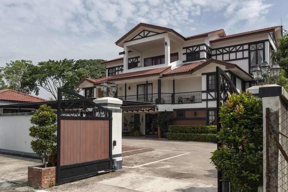 undefined The Tudor 7