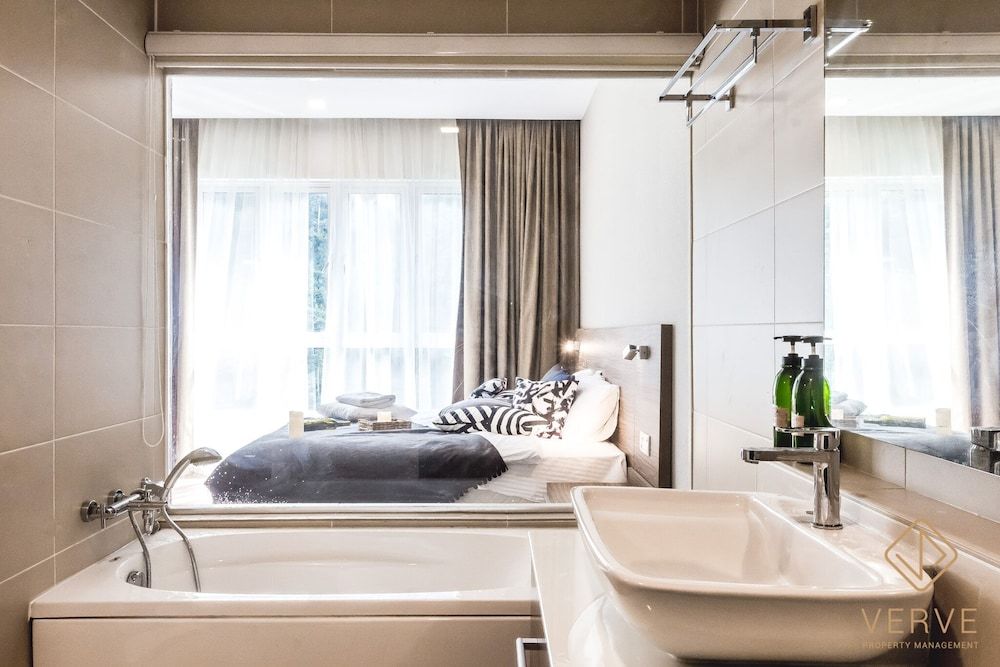 The Haven Lakeside Suites by Verve The Haven Lakeside Suites by Verve (10 Pax) EECH37 16