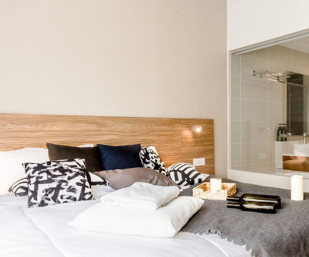 The Haven Lakeside Suites by Verve The Haven Lakeside Suites by Verve (10 Pax) EECH37 5