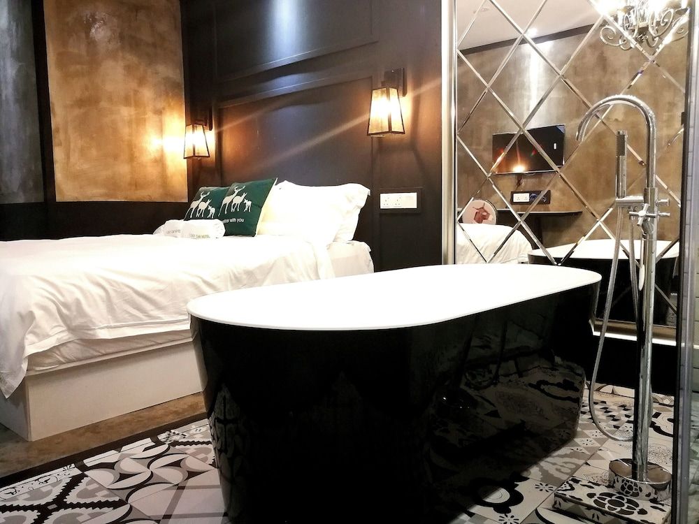 undefined CJ House 4