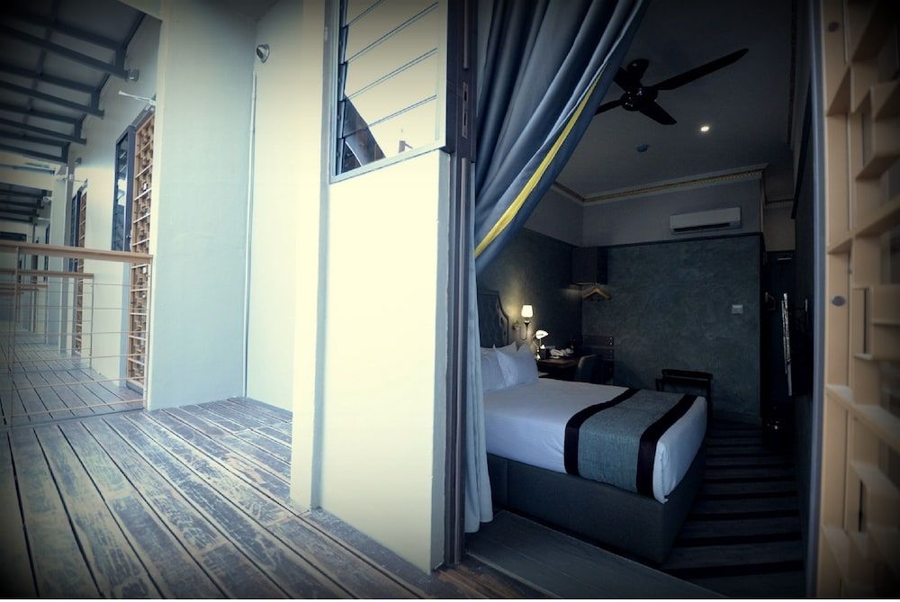 undefined 1969 Ipoh Garden 4