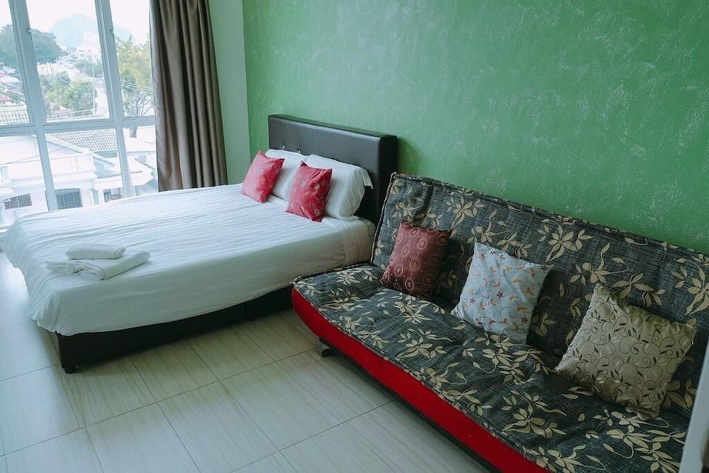 Ok Family Villa Standard room ,5 rooms only ,12pax(Sharing Living Room and on 3th Floor)