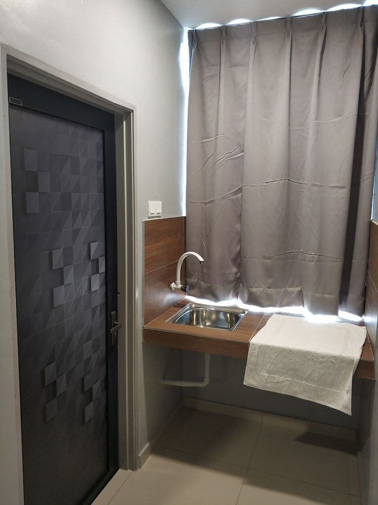 Reno Rooms Ipoh Superior Triple Room 4