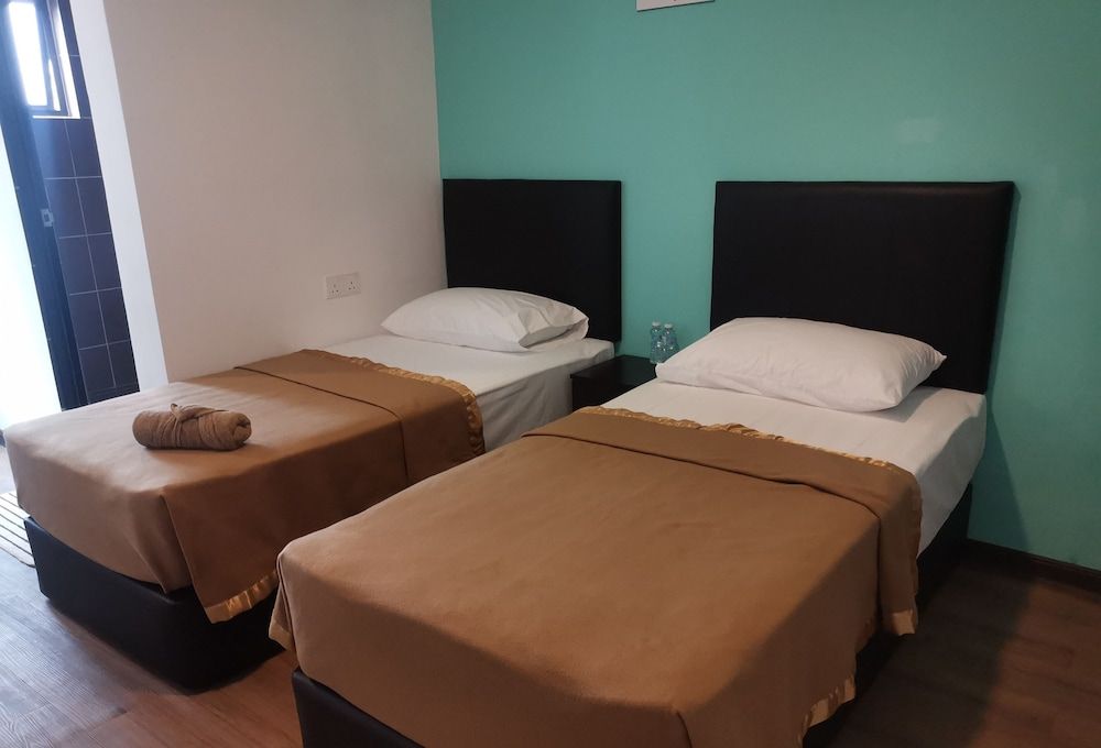 undefined Belmorris Greentown Hotel 9