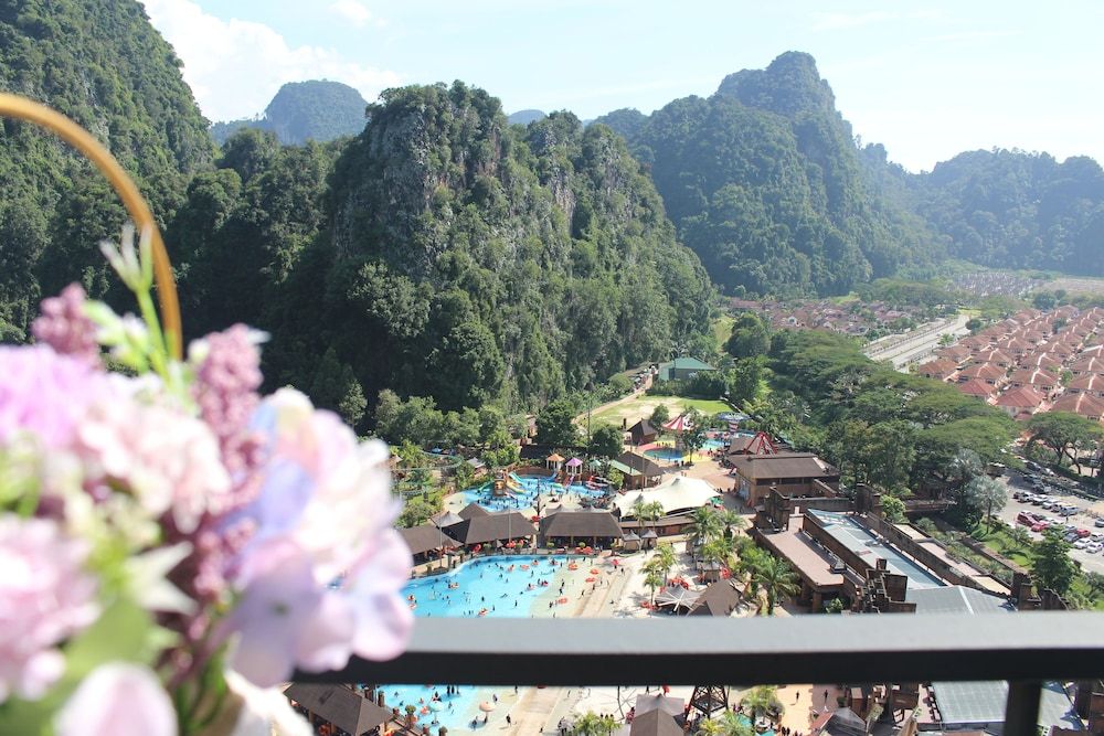 undefined Mountain & Theme Park Views' Cozy Suite 5