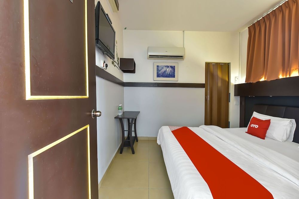 Capital O 90754 Gopeng Inn Premium Double Room, 1 King Bed 3
