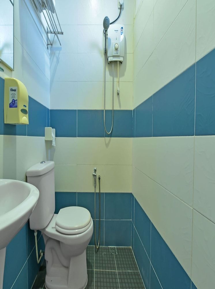 Capital O 90754 Gopeng Inn Premium Double Room, 1 King Bed 4